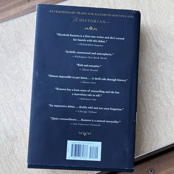 The Swan Thieves Hardcover First Edition Book By Elizabeth Kostova - Picture 2 of 13